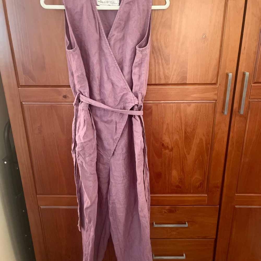 notPERFECTLINEN Margaret Sleeveless Linen Jumpsuit